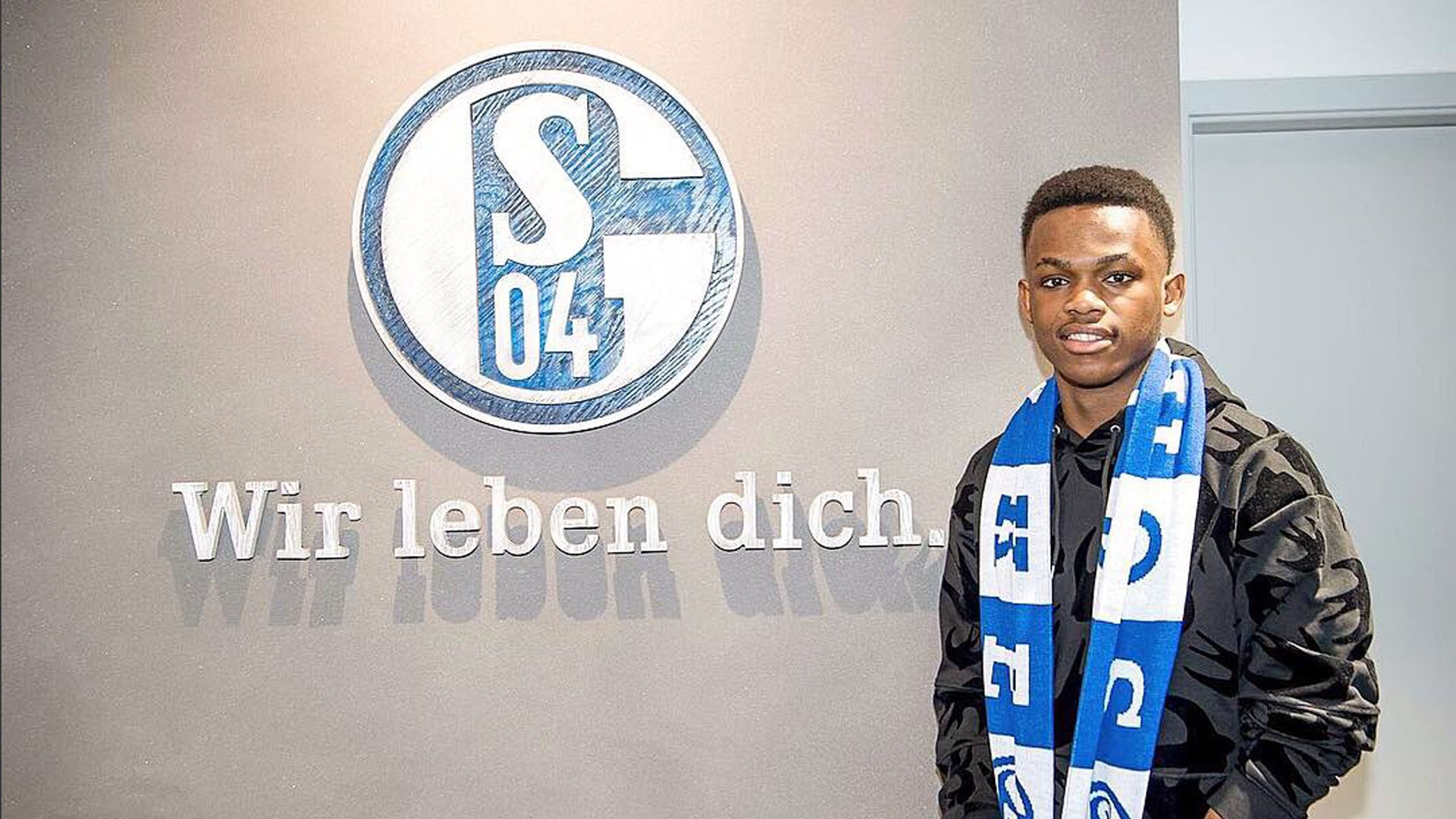 场上出现一 场上出现一